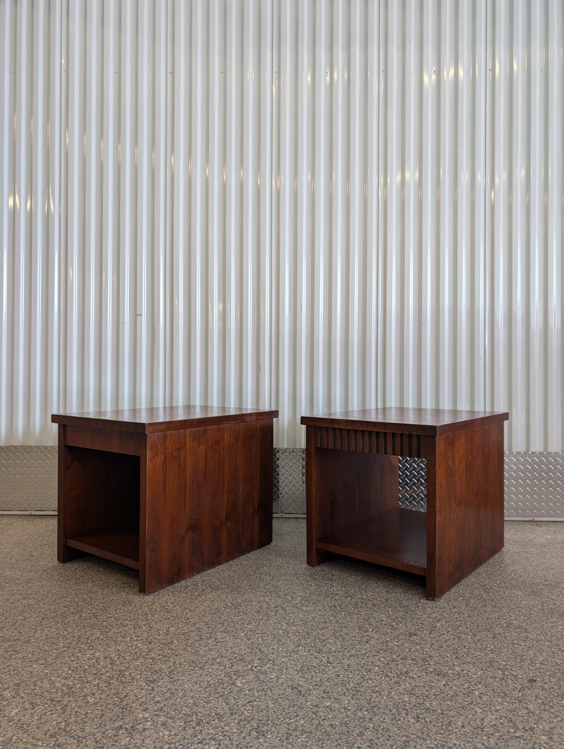 $500 – Pair of Mid-Century Modern Rosewood Nightstands / Side Tables by Lane, Tower Suite Collection